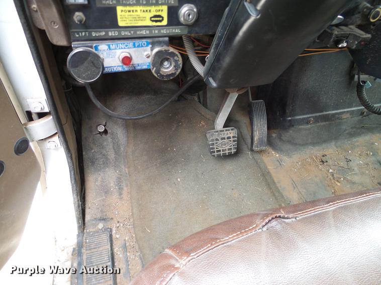 image for item DD1316 1985 International 1754 dump truck