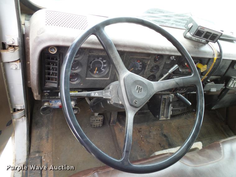image for item DD1316 1985 International 1754 dump truck