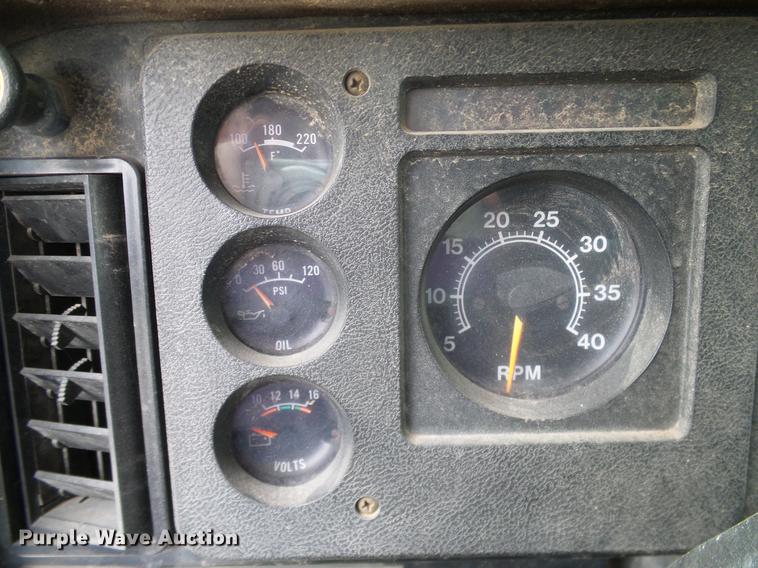 image for item DD1316 1985 International 1754 dump truck