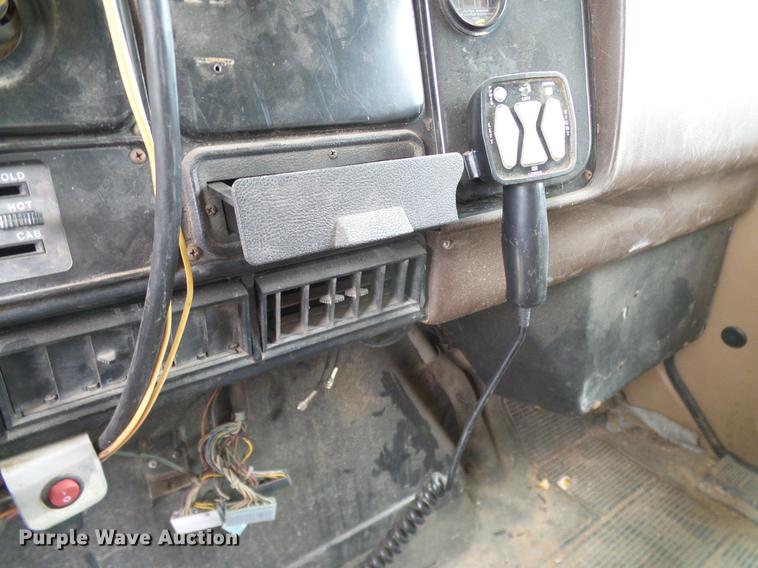 image for item DD1316 1985 International 1754 dump truck