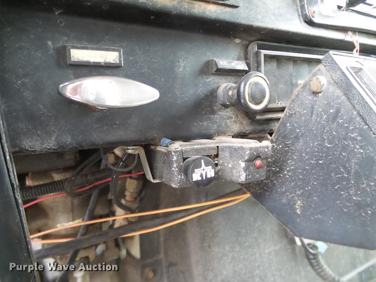 image for item DD1316 1985 International 1754 dump truck