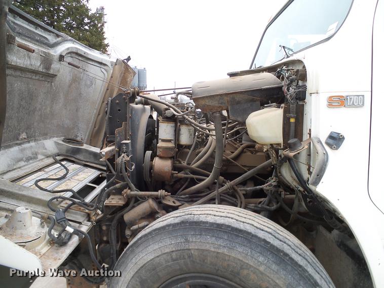 image for item DD1316 1985 International 1754 dump truck