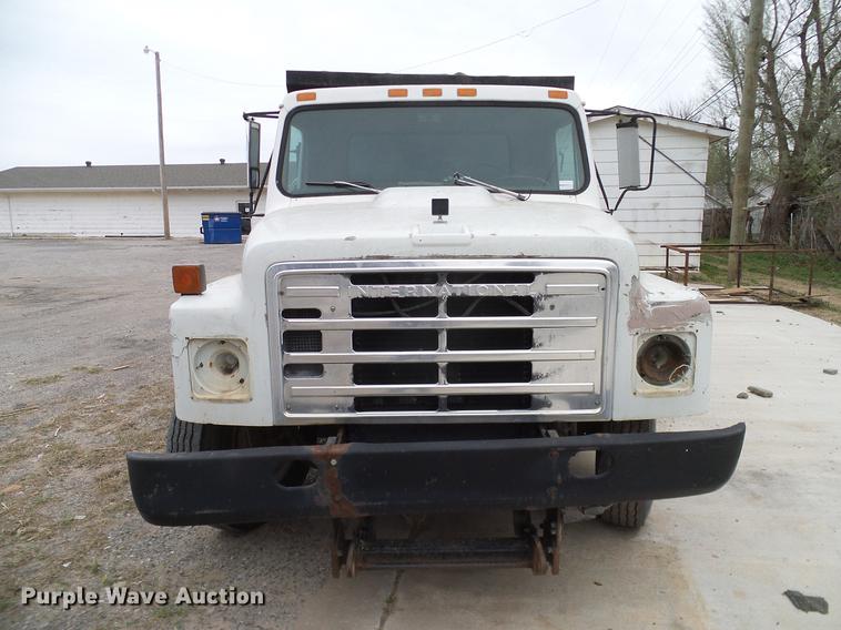 image for item DD1316 1985 International 1754 dump truck