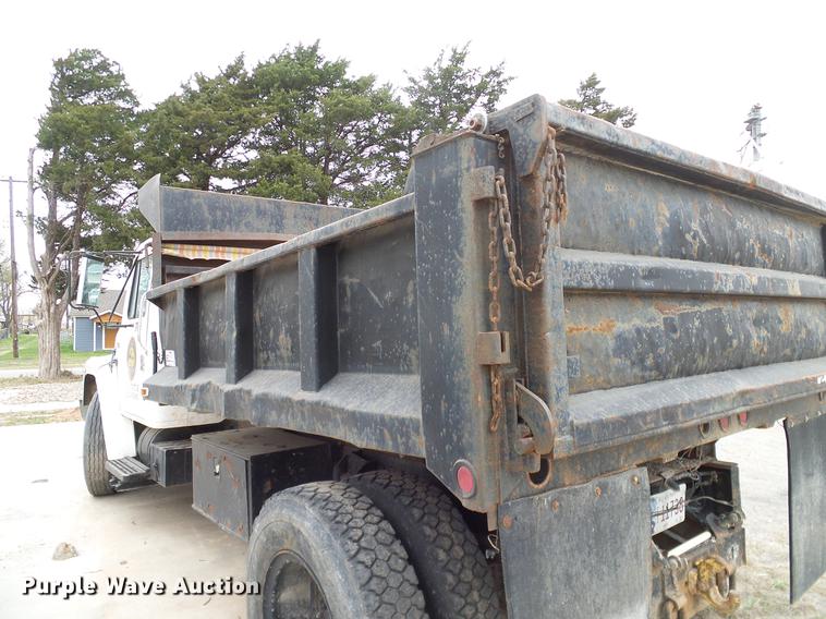 image for item DD1316 1985 International 1754 dump truck