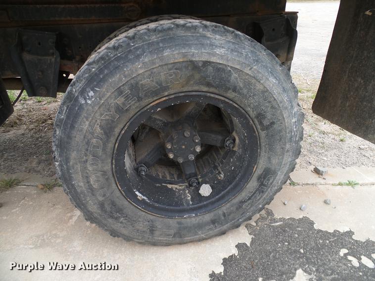 image for item DD1316 1985 International 1754 dump truck