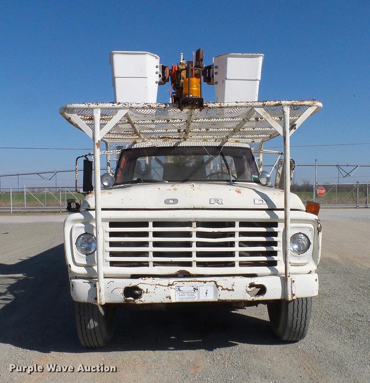 image for item DD1350 1979 Ford F800 bucket truck