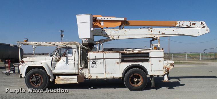 image for item DD1350 1979 Ford F800 bucket truck