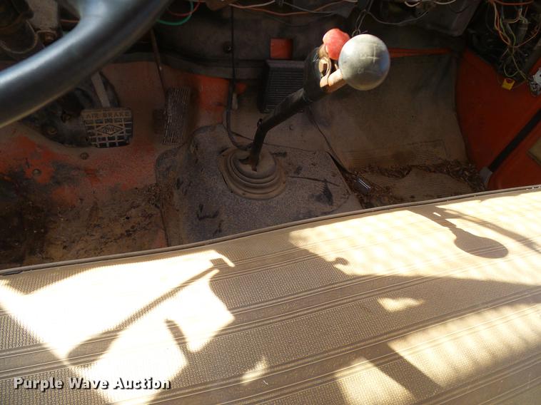 image for item DD1350 1979 Ford F800 bucket truck