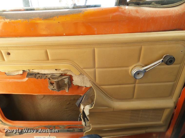 image for item DD1350 1979 Ford F800 bucket truck