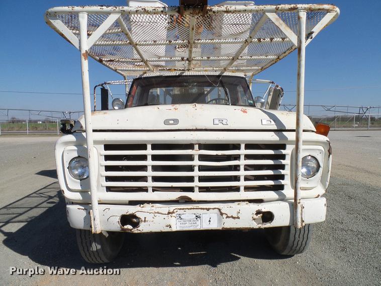 image for item DD1350 1979 Ford F800 bucket truck