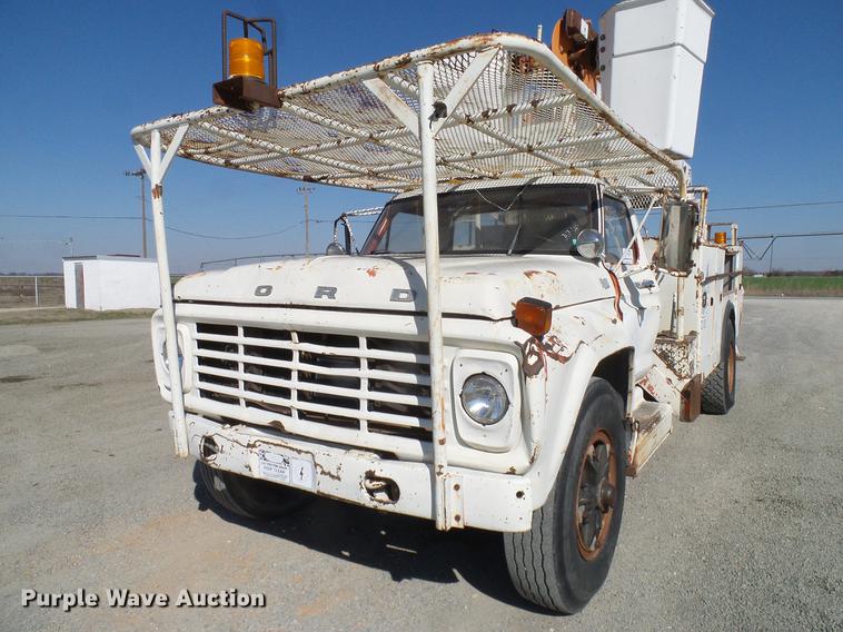 image for item DD1350 1979 Ford F800 bucket truck