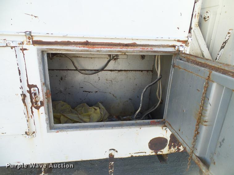 image for item DD1350 1979 Ford F800 bucket truck