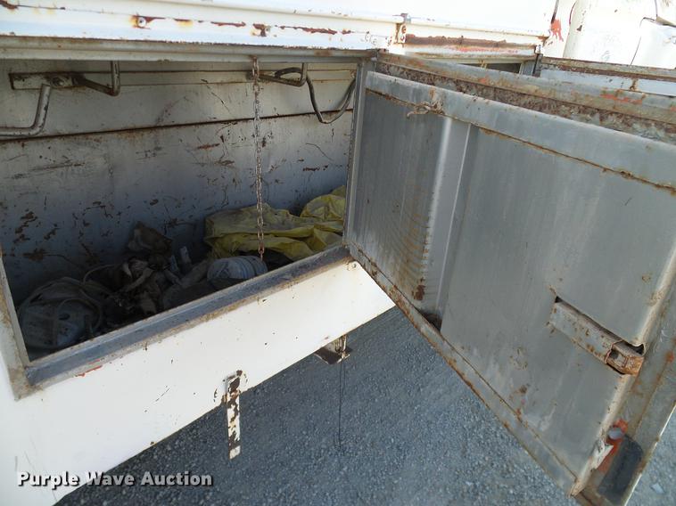 image for item DD1350 1979 Ford F800 bucket truck