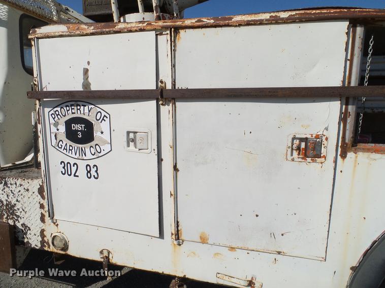 image for item DD1350 1979 Ford F800 bucket truck