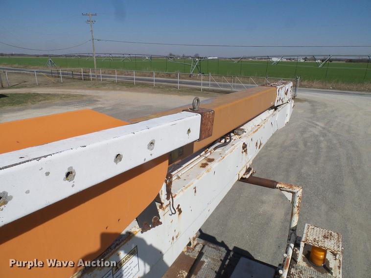 image for item DD1350 1979 Ford F800 bucket truck