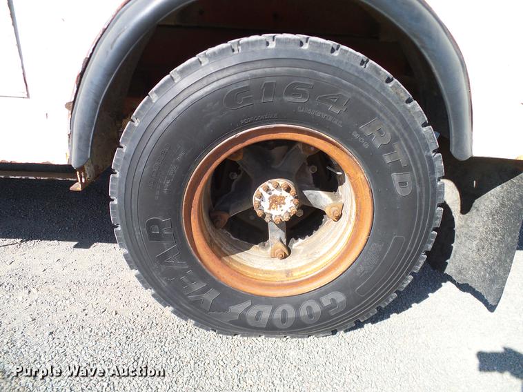 image for item DD1350 1979 Ford F800 bucket truck