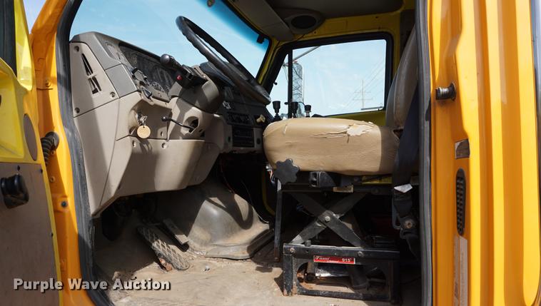 image for item DE3186 2004 Sterling L7500 dump truck