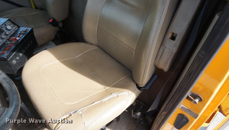 image for item DE3186 2004 Sterling L7500 dump truck