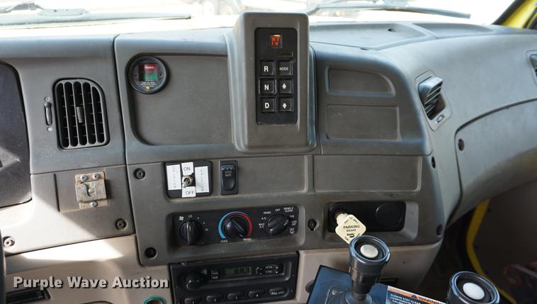 image for item DE3186 2004 Sterling L7500 dump truck