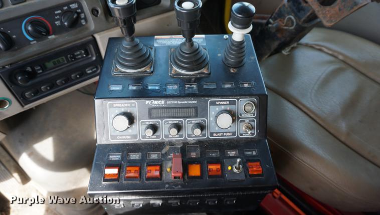 image for item DE3186 2004 Sterling L7500 dump truck