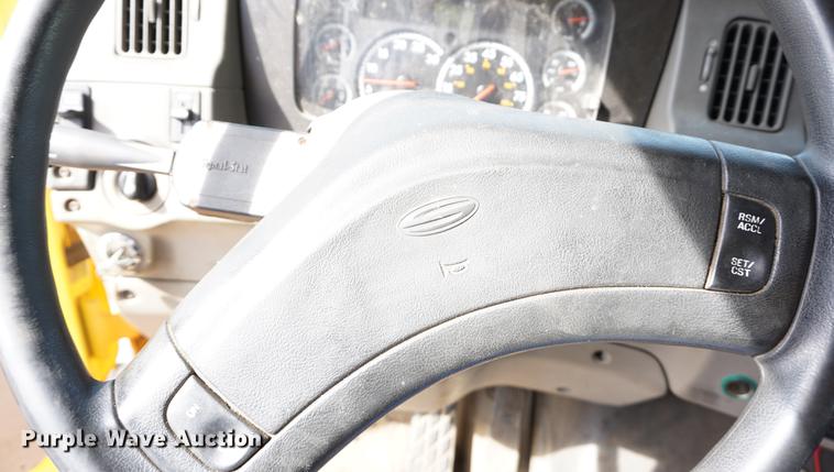 image for item DE3186 2004 Sterling L7500 dump truck