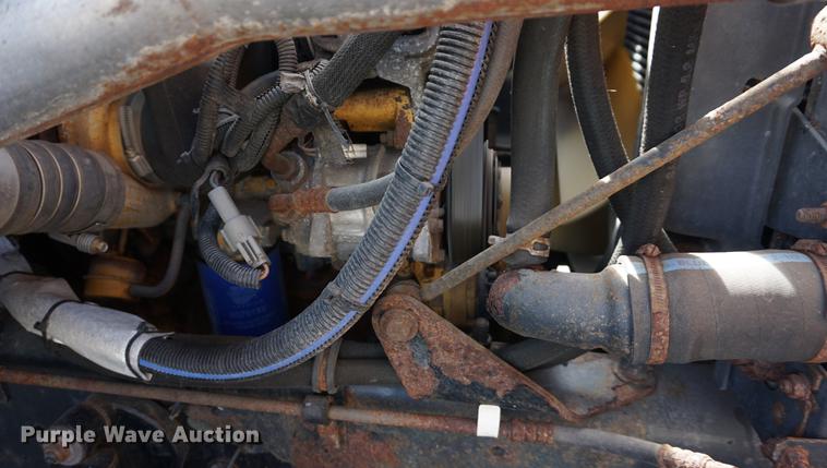 image for item DE3186 2004 Sterling L7500 dump truck