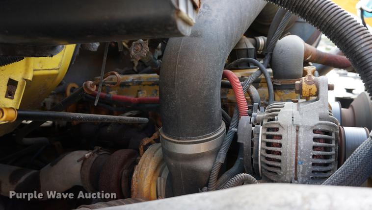 image for item DE3186 2004 Sterling L7500 dump truck