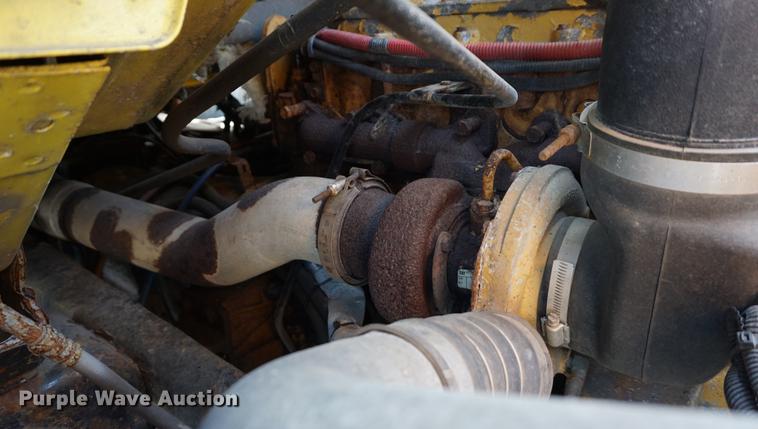 image for item DE3186 2004 Sterling L7500 dump truck