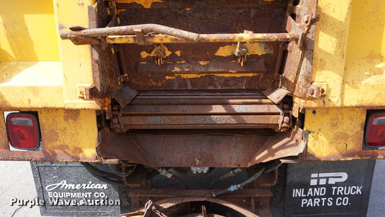 image for item DE3186 2004 Sterling L7500 dump truck