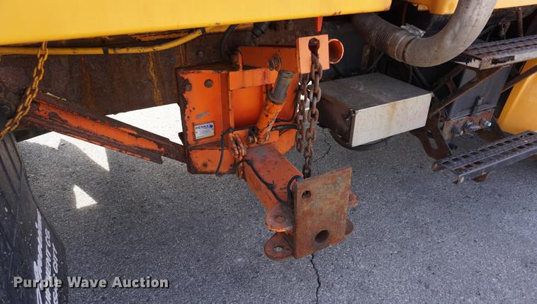 image for item DE3186 2004 Sterling L7500 dump truck