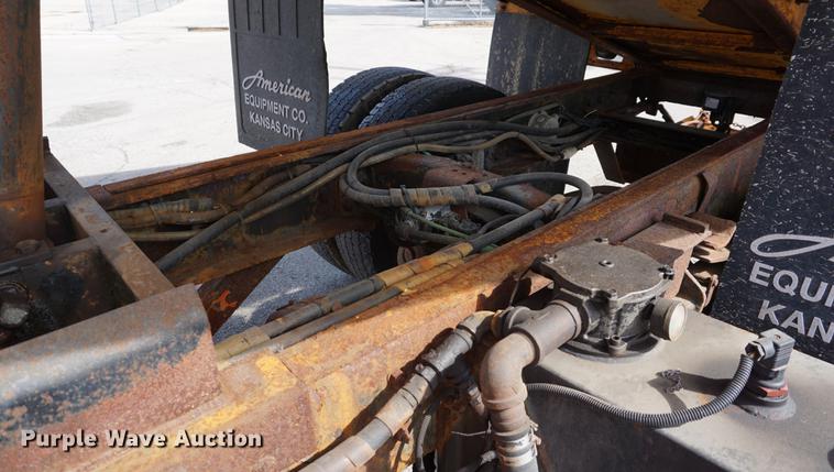 image for item DE3186 2004 Sterling L7500 dump truck