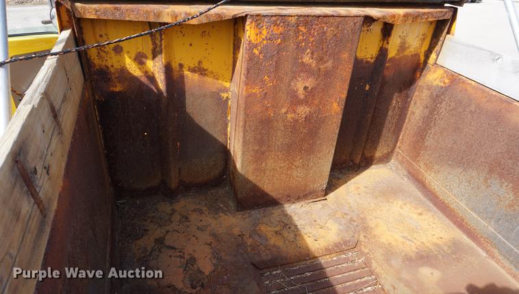 image for item DE3186 2004 Sterling L7500 dump truck