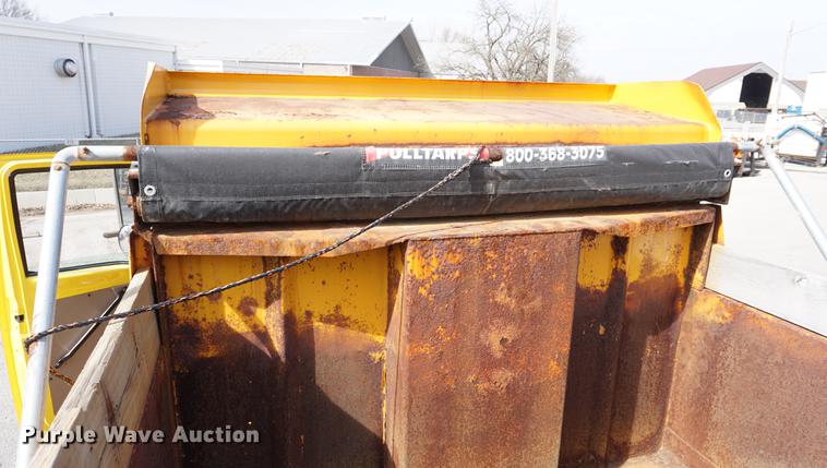 image for item DE3186 2004 Sterling L7500 dump truck