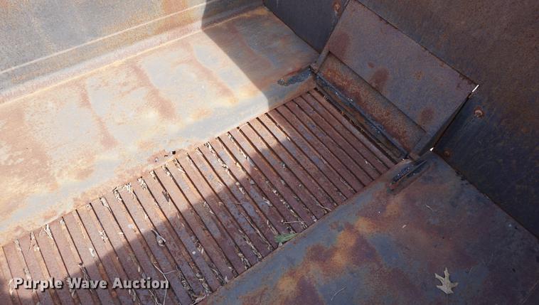 image for item DE3186 2004 Sterling L7500 dump truck