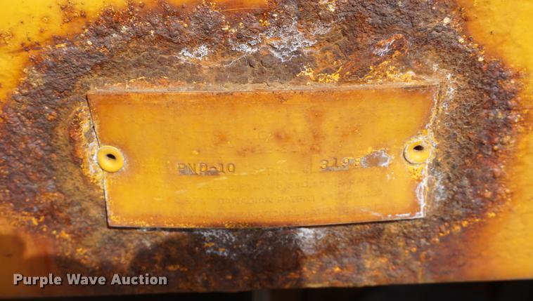 image for item DE3186 2004 Sterling L7500 dump truck