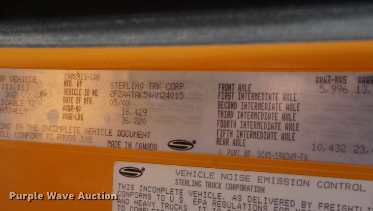 image for item DE3186 2004 Sterling L7500 dump truck