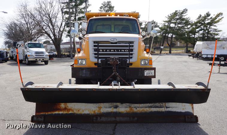 image for item DE3187 2004 Sterling L7500 dump truck
