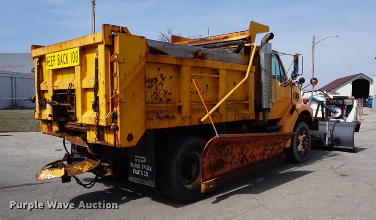 image for item DE3187 2004 Sterling L7500 dump truck