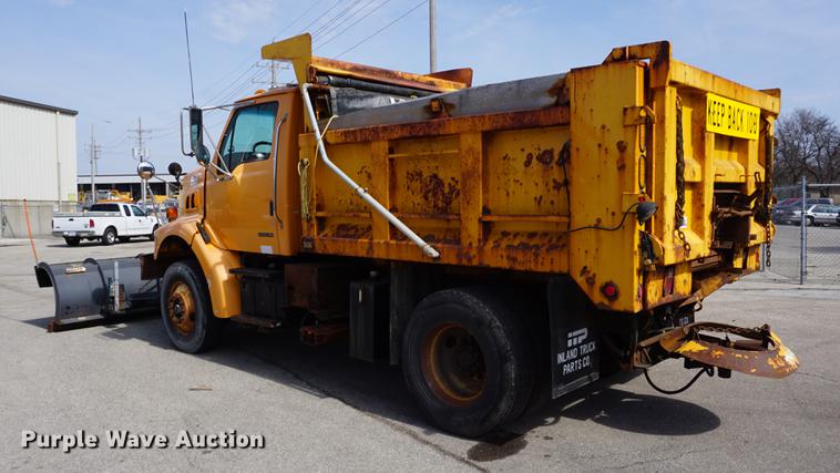 image for item DE3187 2004 Sterling L7500 dump truck