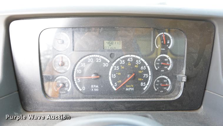 image for item DE3187 2004 Sterling L7500 dump truck