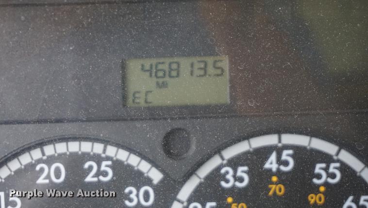 image for item DE3187 2004 Sterling L7500 dump truck