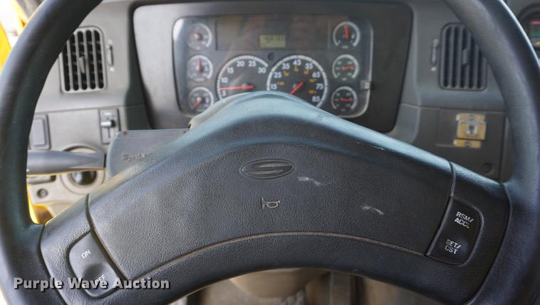 image for item DE3187 2004 Sterling L7500 dump truck