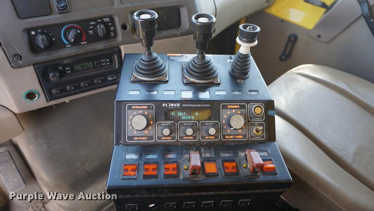 image for item DE3187 2004 Sterling L7500 dump truck