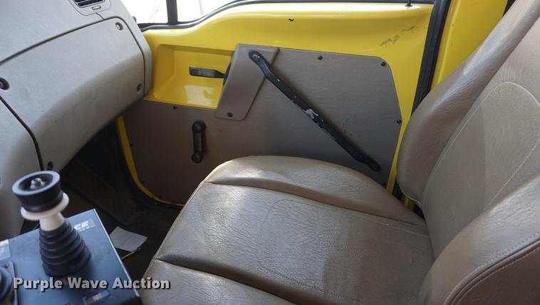 image for item DE3187 2004 Sterling L7500 dump truck