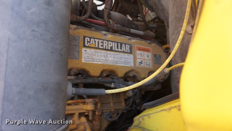 image for item DE3187 2004 Sterling L7500 dump truck