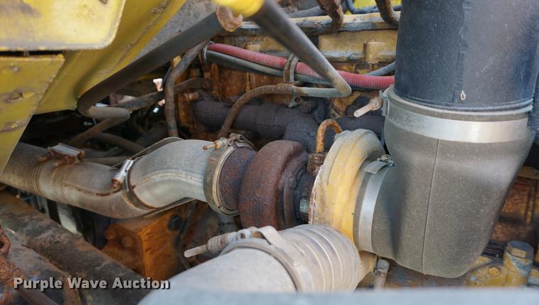 image for item DE3187 2004 Sterling L7500 dump truck