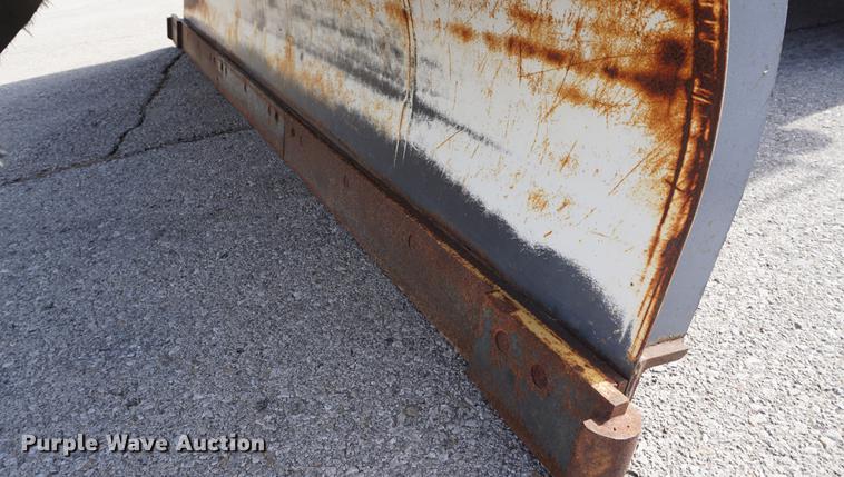 image for item DE3187 2004 Sterling L7500 dump truck