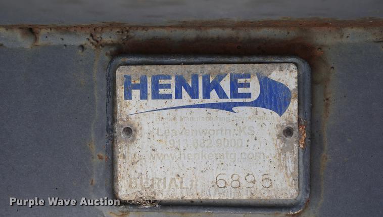 image for item DE3187 2004 Sterling L7500 dump truck