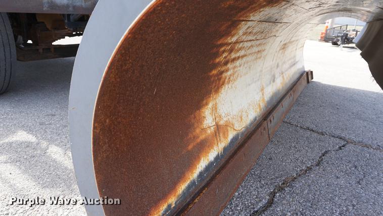 image for item DE3187 2004 Sterling L7500 dump truck