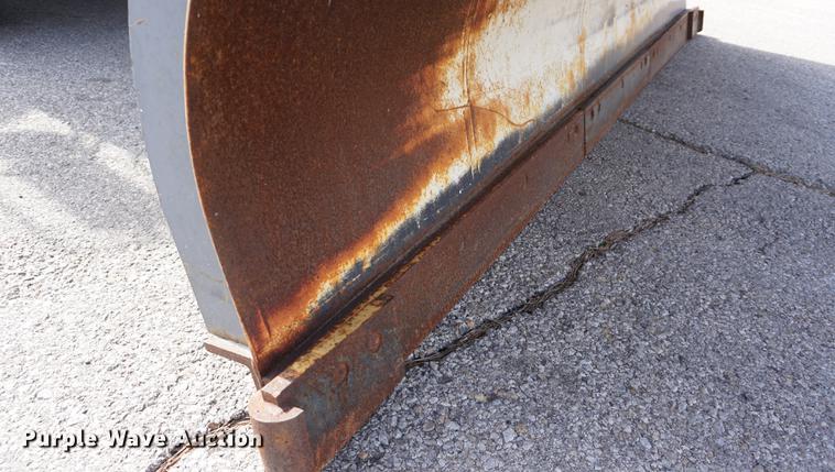 image for item DE3187 2004 Sterling L7500 dump truck